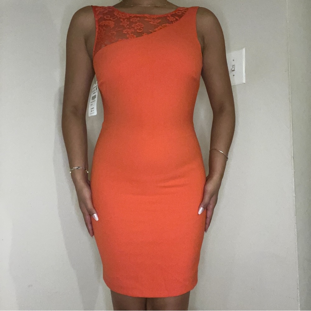 backless lace dress